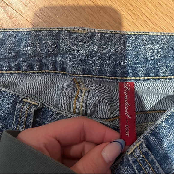 Y2K Guess Low-Rise Flared Jeans - Picture 7 of 7